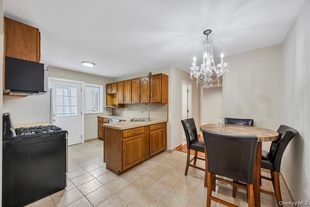 30 Andover Lane, Oyster Bay, New York 11801