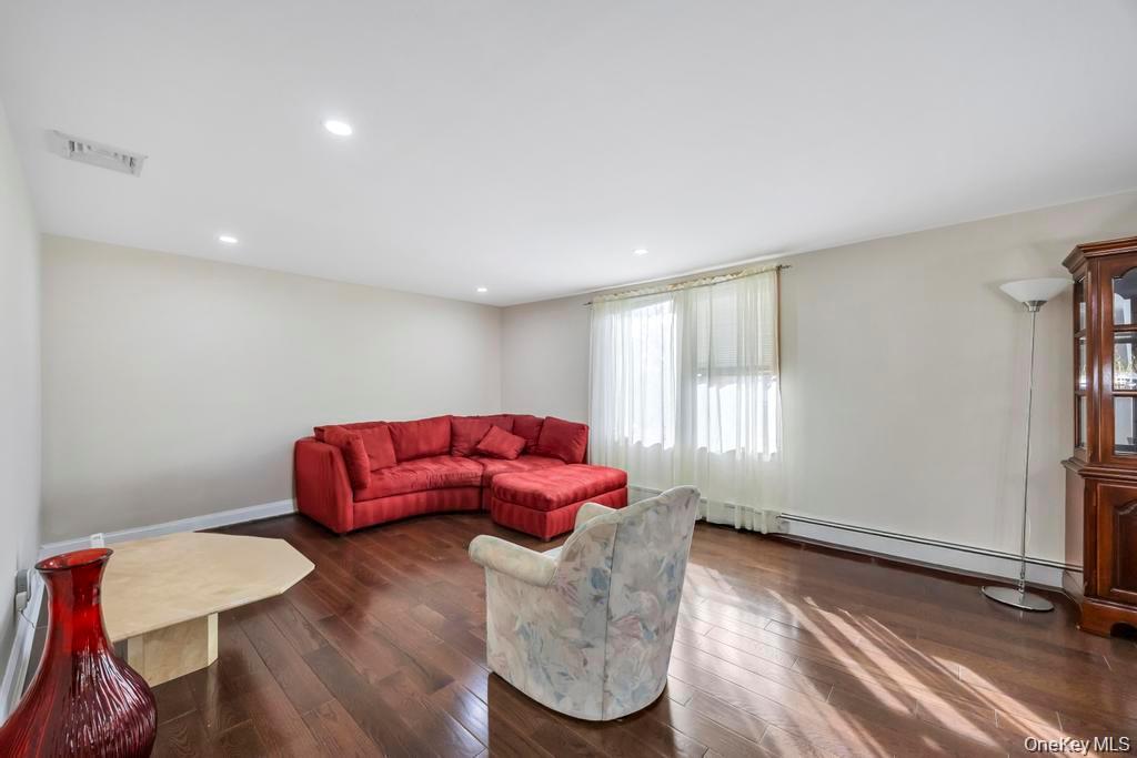 30 Andover Lane, Oyster Bay, New York 11801