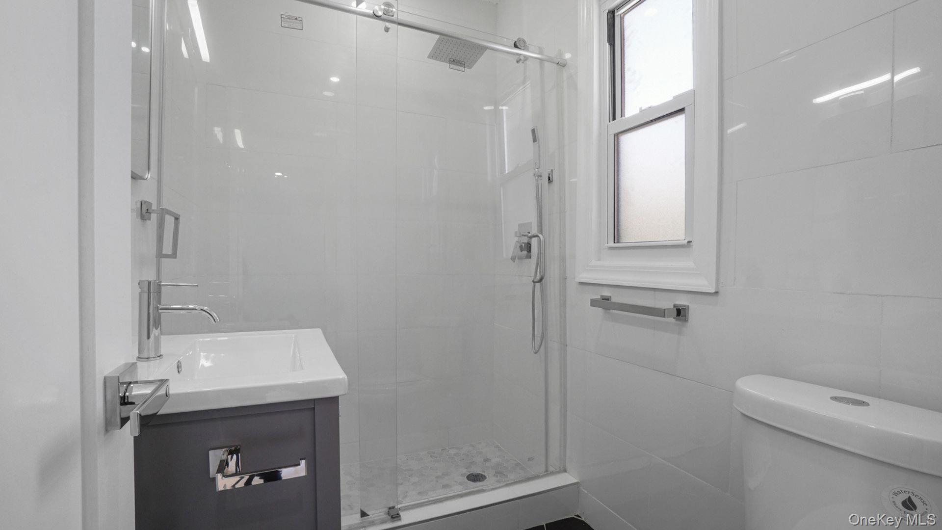 2716 Gunther Avenue, New York, New York 10469