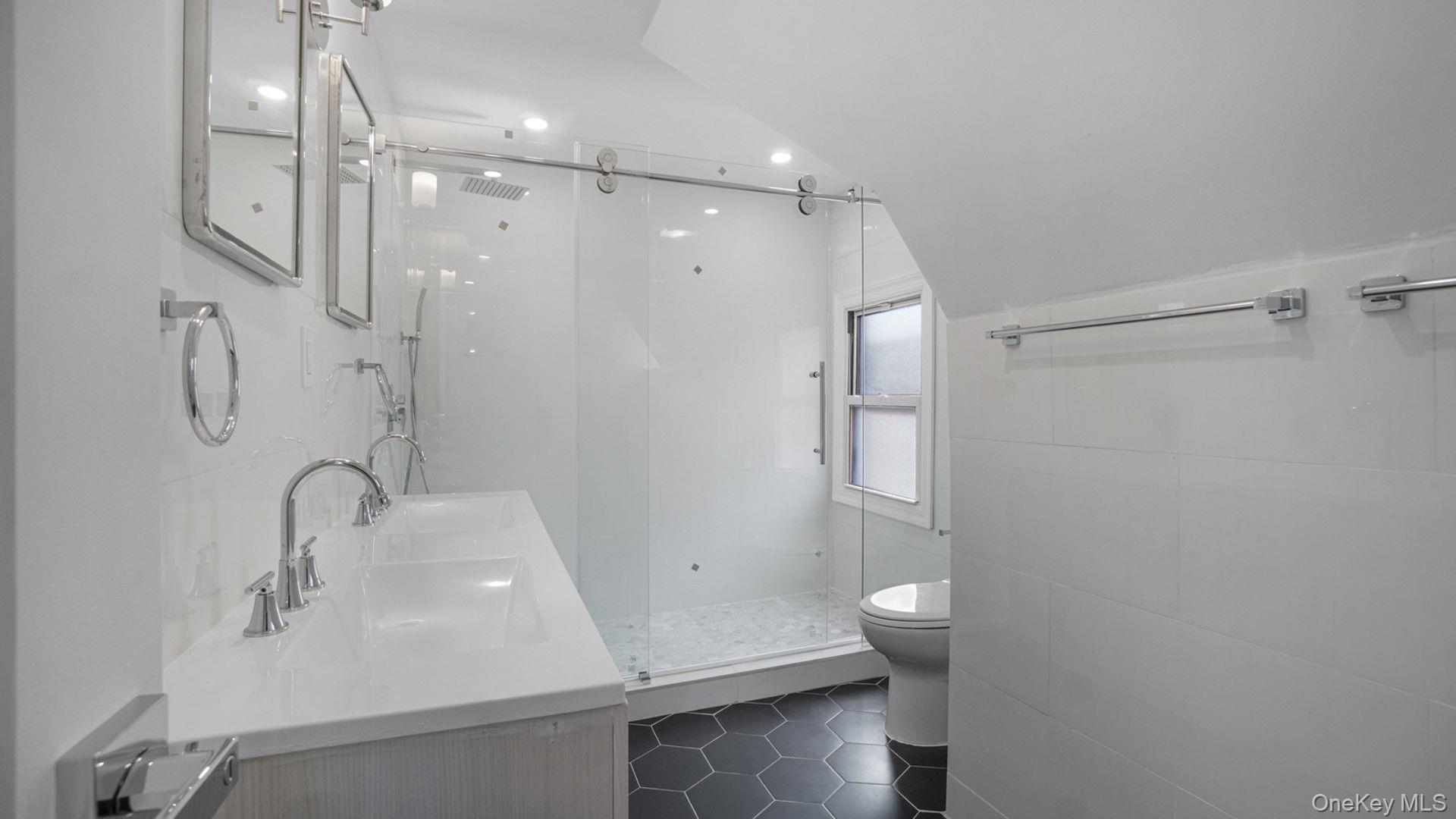 2716 Gunther Avenue, New York, New York 10469