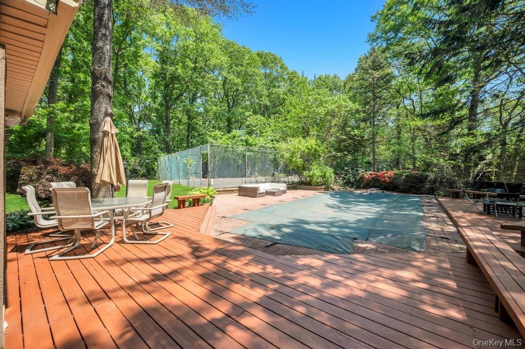 28 Penn Drive, Huntington, New York 11746
