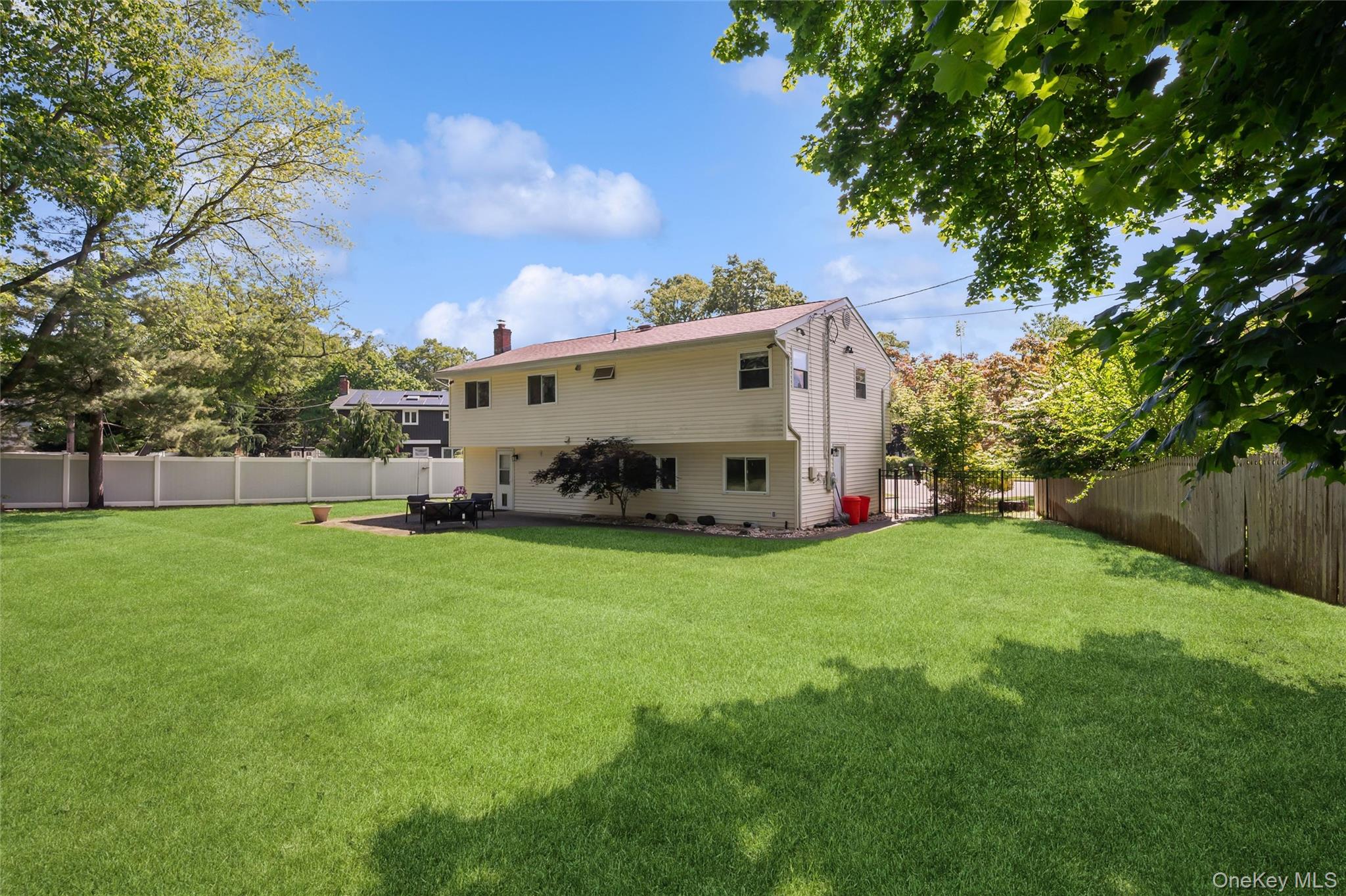 3 Bradley Court, Smithtown, New York 11787