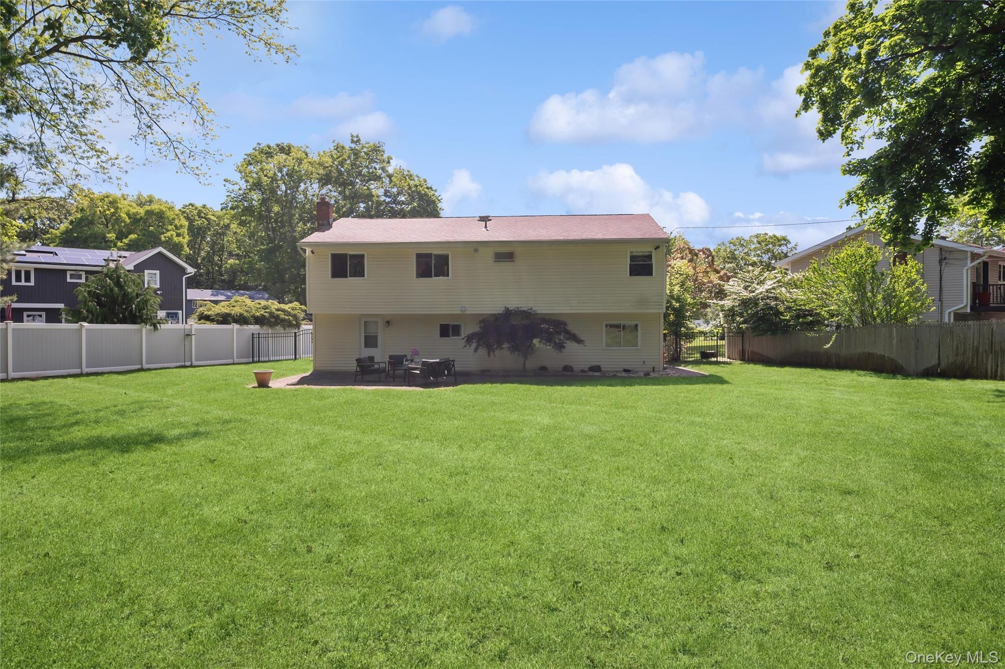 3 Bradley Court, Smithtown, New York 11787