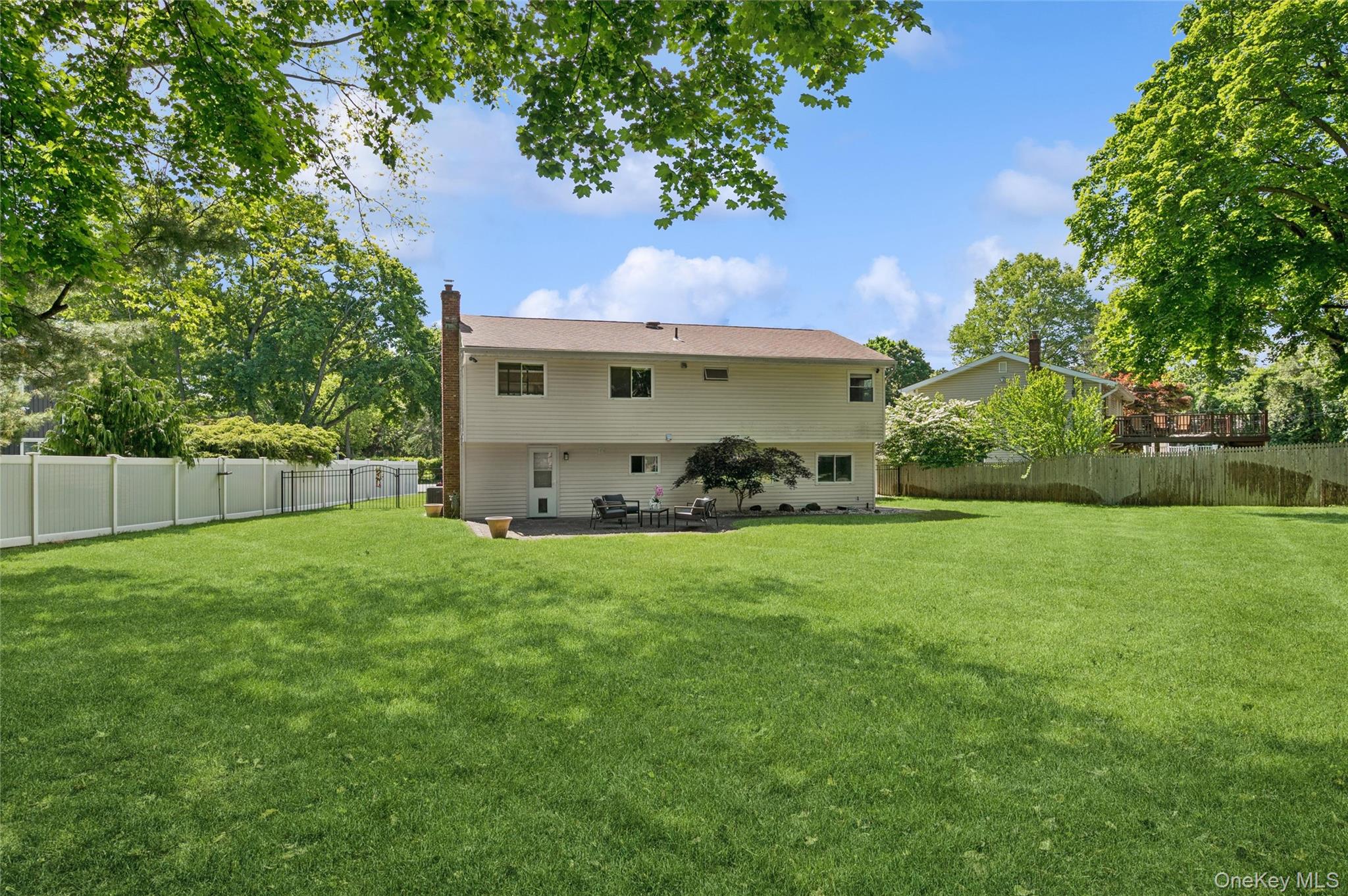 3 Bradley Court, Smithtown, New York 11787